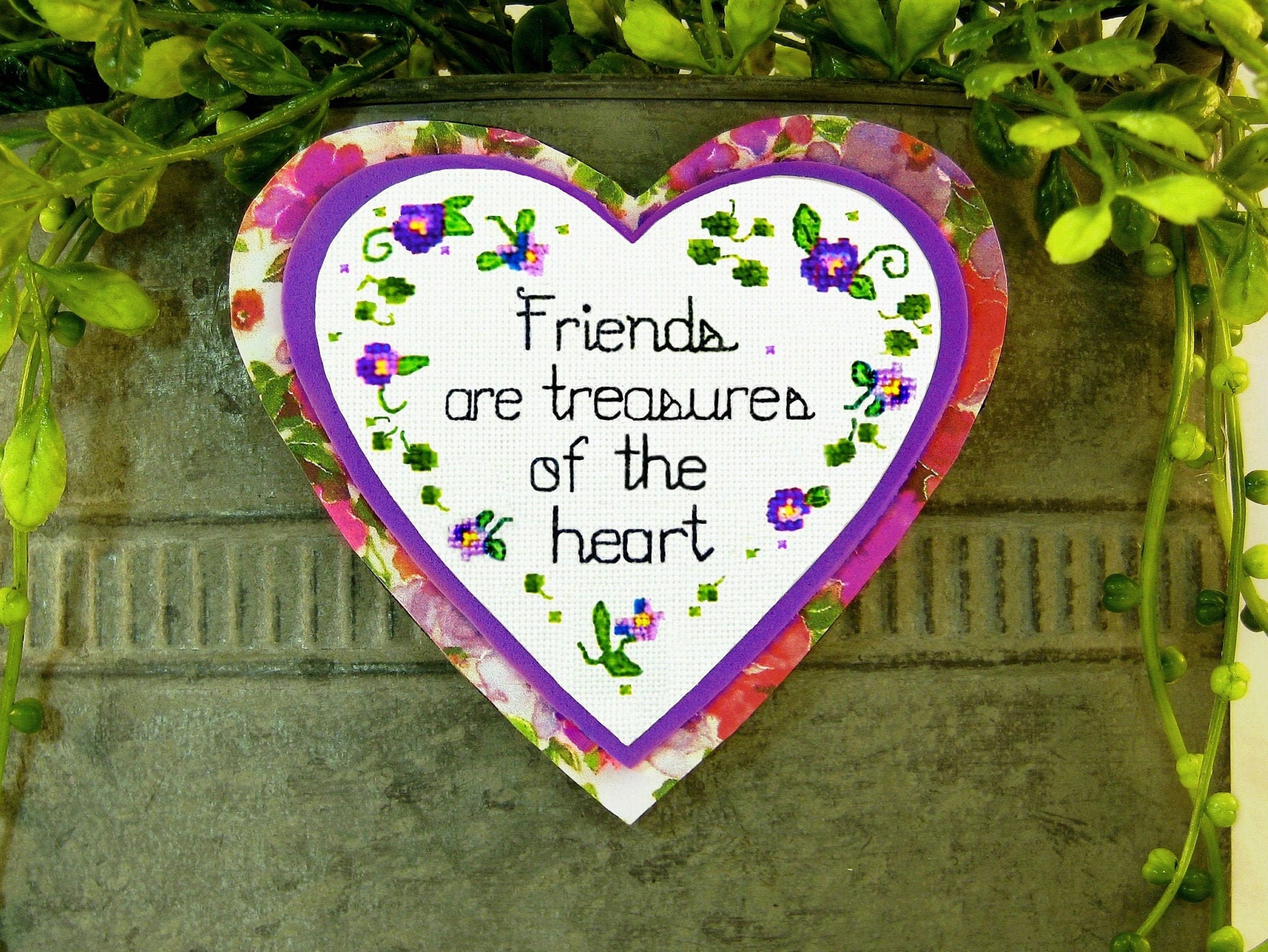 Friendship Gifts for Women Special Friends Gifts for Her Birthday, Christmas, Glass Heart Plaque with Best Friend Sayings Decorations