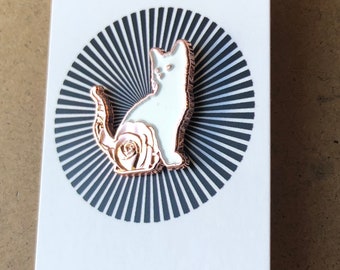 White Pretty Kitty - Rose Gold - Enamel Pin