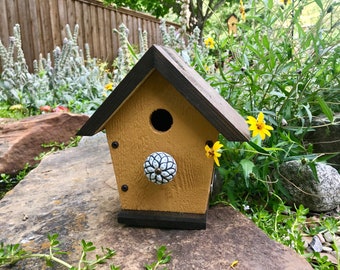 Rustic Outdoor Garden Birdhouse - Cedar Wood - Tuscan Yellow