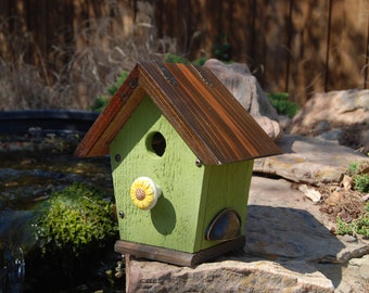 Rustic Outdoor Garden Birdhouse - Cedar Wood -Country Green