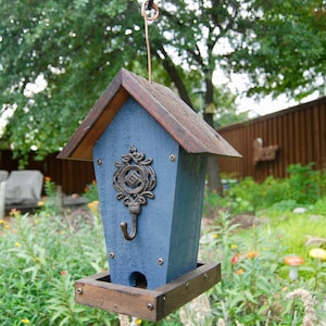 These Bird Feeders work! - Hanging Bird Feeder - Cedar Wood - Bungalow Blue