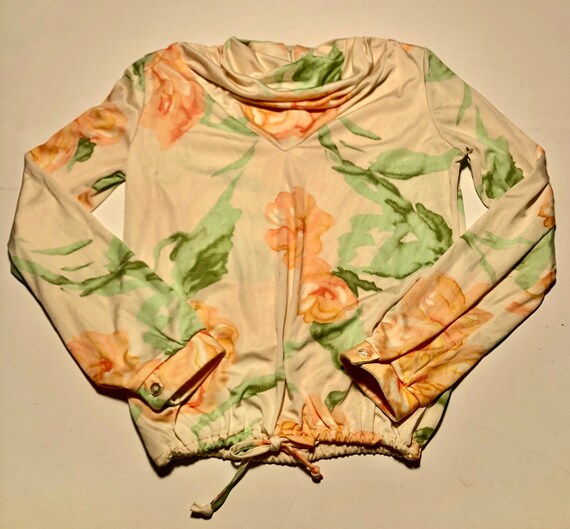 VTG 70s Cropped Blouse Peach & Green Floral w/ Ci… - image 1