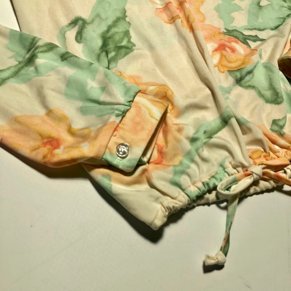 VTG 70s Cropped Blouse Peach & Green Floral w/ Ci… - image 5