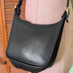 Vintage Coach 9950 Janice Legacy Black Leather Crossbody