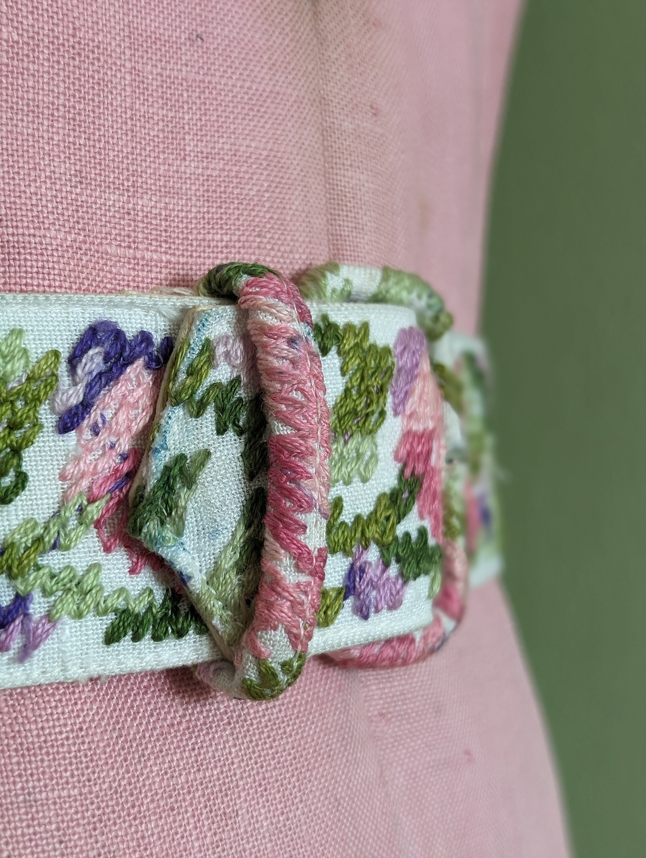 Vintage needlework embroidered belt BoHo floral belt
1970s flower belt Bordado Floral Belt main image 2