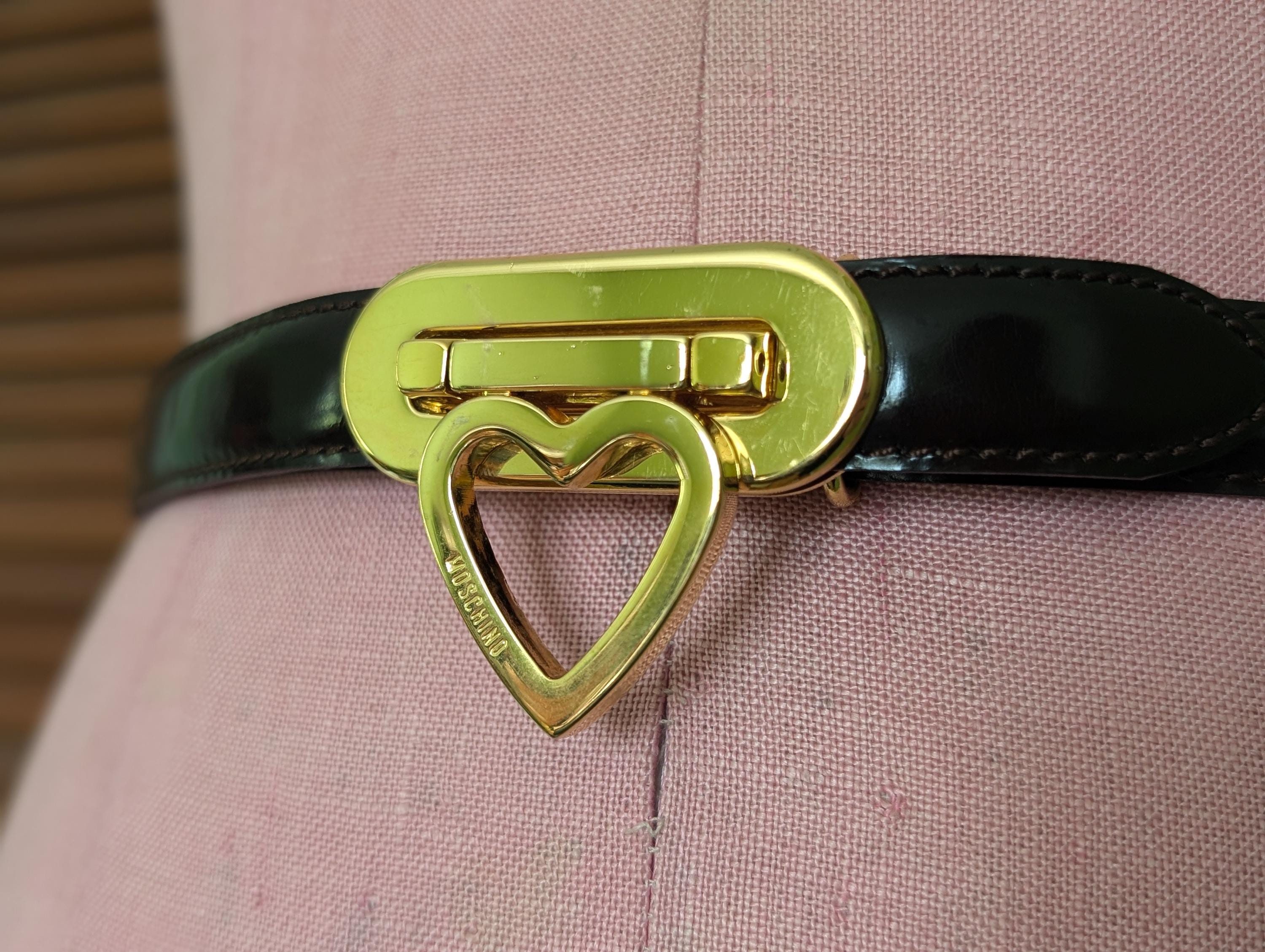 MOSCHINO JEANS ハート型バックル レザー ベルト 70 MOSCHINO JEANS ハート型バックル レザー ベルト 70