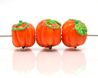 Handmade glass pumpkin beads, Orange lampwork bead, Miniatures Pumpkin, Fall Decor, Autumn Decor, Thanksgiving decor