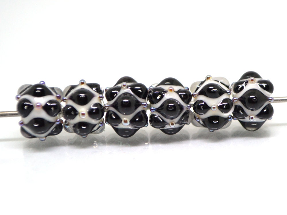 Handmade Glass Bead Set: 10 Lampwork Beads (Black & White) – Bijou Arte  Designs