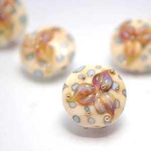 Lentils lampwork beads - Beige Ivory glass beads - Lampwork beads - Lily flower lampwork beads - Murano glass - Ivory bead set - Jewelry