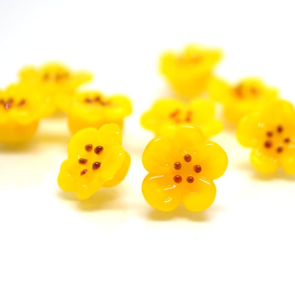 Yellow flower button beads, Honey yellow glass button beads, Flower button, Flower Lucite buttons, Artisan Lampwork