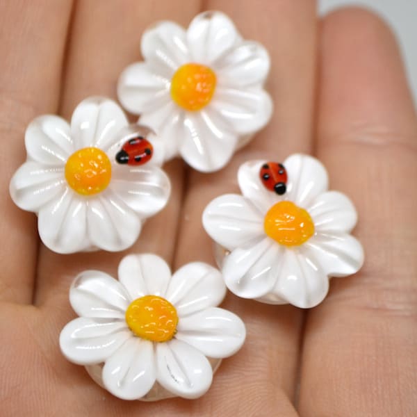 Chamomile flower lampwork beads with ladybug, Lentils beads, White flower beads, White floral lampwork