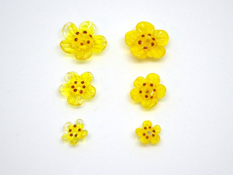 Sunny yellow flower glass beadsSet of 12pcsTransparentOpaqueArtisan LampworkBright yellowBead setSunshine yellowFloral lampwork bead image 7