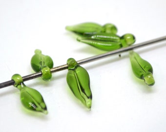 Perles feuille vertes au chalumeau Feuilles de verre Perles feuille percées par le haut Ensemble de perles au chalumeau Fabrication de bijoux Breloque feuille Fleur Floral Artisanat au chalumeau