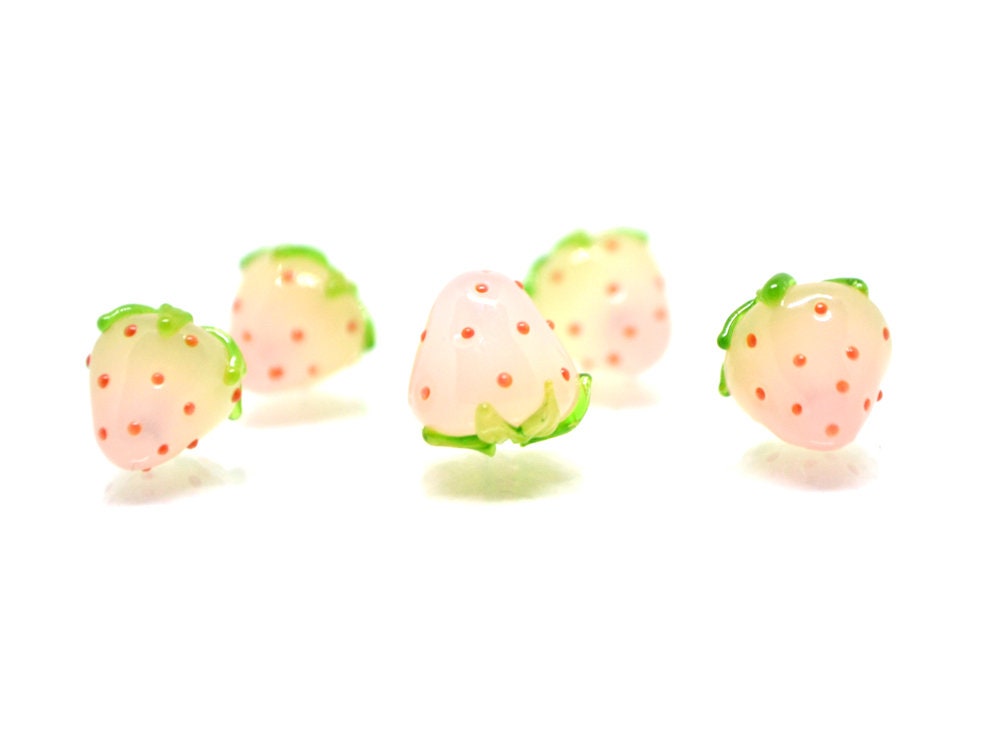 Honeyhandy 40Pcs Handmade Lampwork 3D Strawberry Beads, Strawberry, Mixed  Color, 10~16x8~11mm, Hole: 2mm, 
