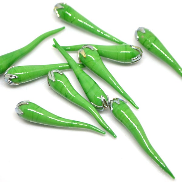 Green chili peppers, Lampwork chile beads, Vegetable beads, Lampwork vegetables, Vegetable jewelry, Vegetable garden, vegetable pendant