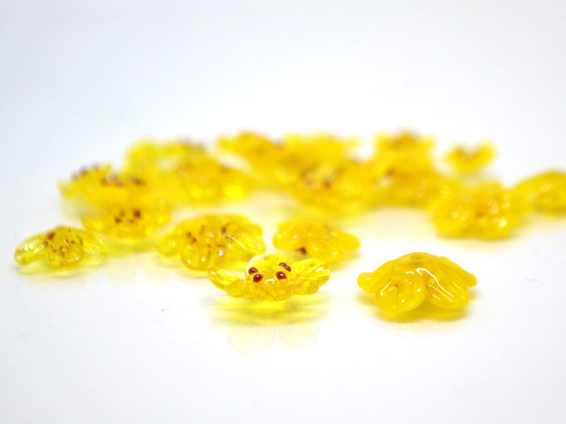 Sunny yellow flower glass beadsSet of 12pcsTransparentOpaqueArtisan LampworkBright yellowBead setSunshine yellowFloral lampwork bead image 2