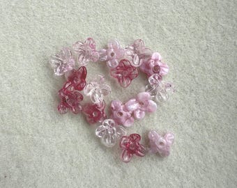 Very small pink flower beads, Tiny flowers, Transparent glass flower, Tiny pink flower beads, 5mm flowers