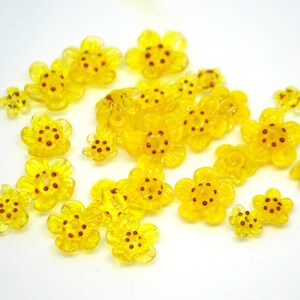 Sunny yellow flower glass beadsSet of 12pcsTransparentOpaqueArtisan LampworkBright yellowBead setSunshine yellowFloral lampwork bead image 6