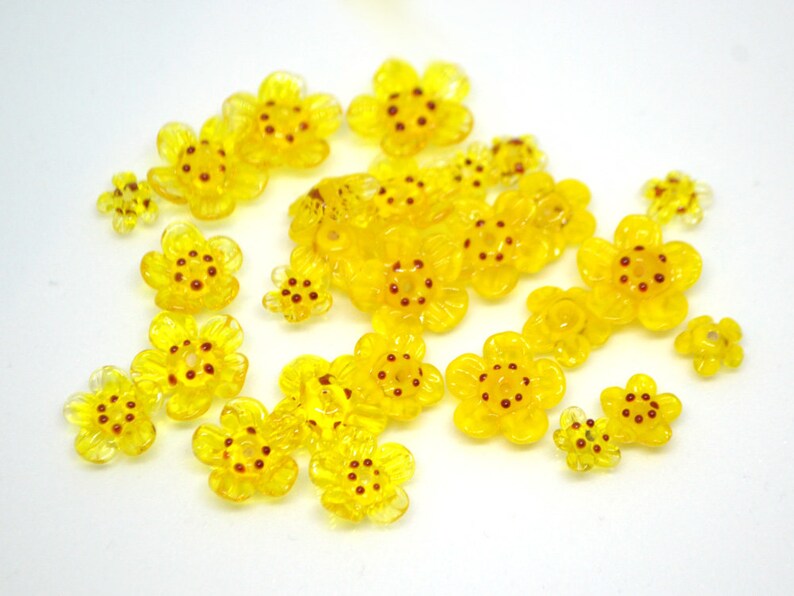 Sunny yellow flower glass beadsSet of 12pcsTransparentOpaqueArtisan LampworkBright yellowBead setSunshine yellowFloral lampwork bead image 6