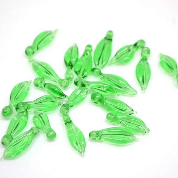 Peridot Green glass leaf beads, Lampwork leaves, Top drilled leaf beads, Jewelry making, Leaf pendant, Light Green Floral lampwork