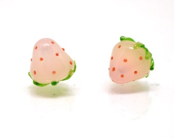Small 7mm Strawberry glass beads, Pale pink strawberry, Lampwork berries, Mini berry beads, Berry jewelry, Glass Berry beads, Mini food