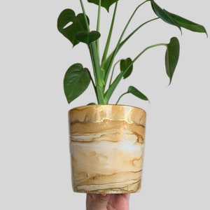 Hand Painted Plant Pot with Drainage Hole, Terracotta Pot, Beige, White and Gold, Modern Fluid Art Pot Planter, Indoor Pot, Cream, Marble