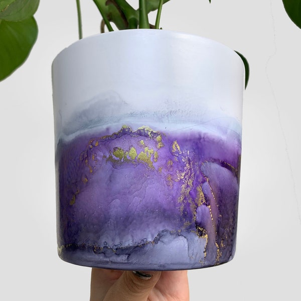 Pot de plante peint à la main avec trou de drainage, pot en céramique, violet, blanc et or, jardinière en pot d'art fluide, pot d'intérieur, coloré, encre à l'alcool