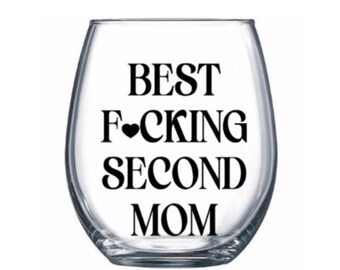 Stepmom wine glass. Stepmom gift. Stepmother wine glass. Stepmother gift. Gift for stepmom. Mom gift. Mom wine glass. Gift for mom.