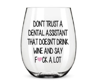 Dental assistant wine glass. Dental wine glass. Dental hygienist wine glass. Dentist glass. Dental assistant gift. Dental assistant school.