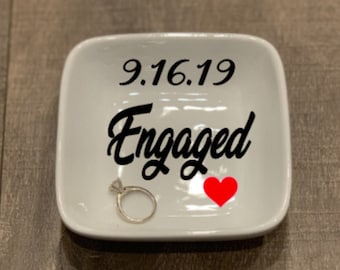 Engagement ring dish. Engaged ring dish. Mrs ring dish. I said yes ring dish. Ring dish engagement. Ring dish engaged. Married ring dish.