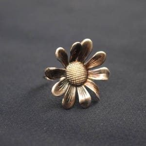 Unique Daisy Flower Ring
