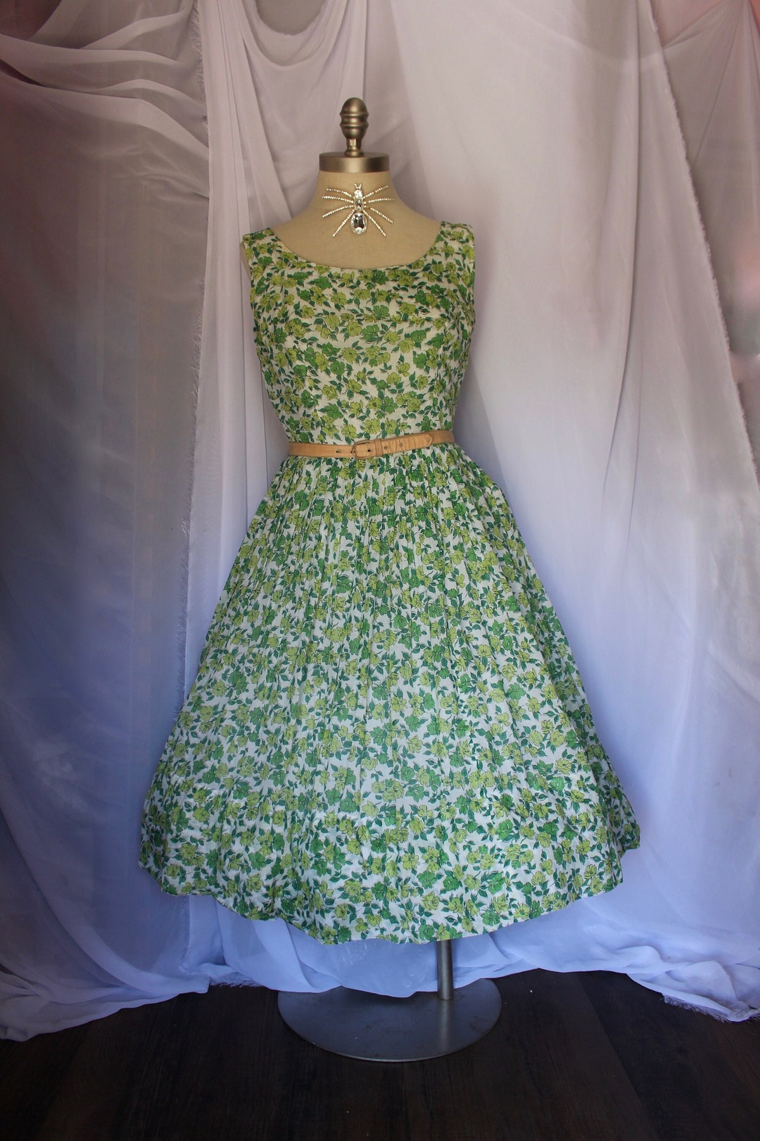 Vintage 1950s Pansy Floral Print Dress | S/M main image 0
