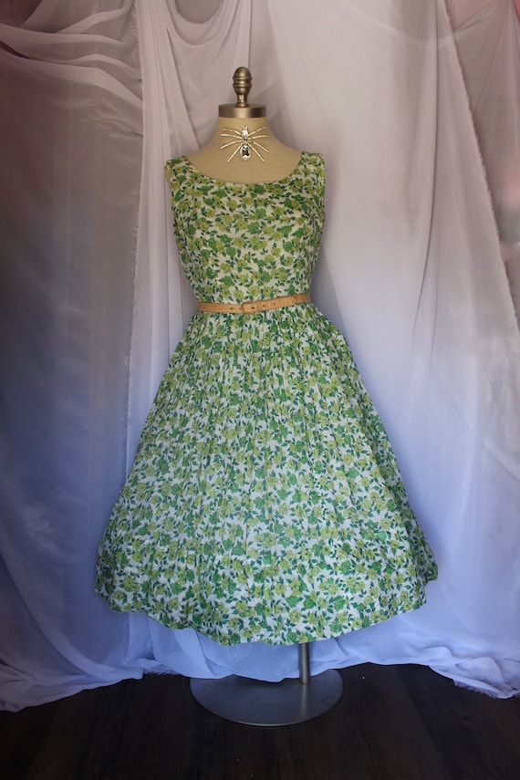 Vintage 1950's Floral Dress | Fit n Flare