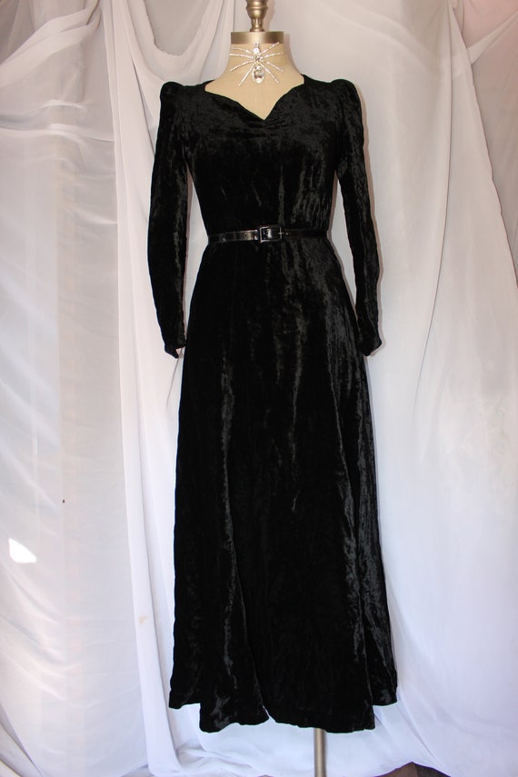 Vintage 1940s Black Velvet Dress | Vampira - image 8