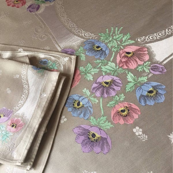 Old Bleach Double Damask tablecloth and napkins