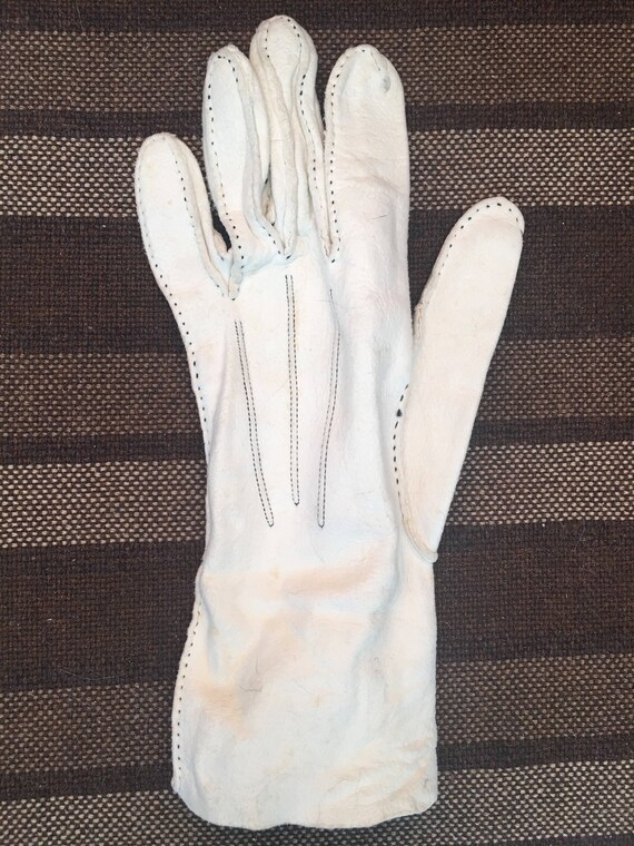 Vintage Ivory kid leather wrist length gloves sma… - image 2