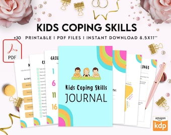 Op de afbeelding: Een set met printbare PDF-bestanden voor een dagboek met copingvaardigheden voor kinderen. De omslag heeft een blauwe achtergrond met een regenboogontwerp en twee kinderen die aan een tafel zitten. De tekst "Kids Coping Skills Journal" staat in een kleurrijk lettertype. De bestanden zijn 8,5x11 inch.