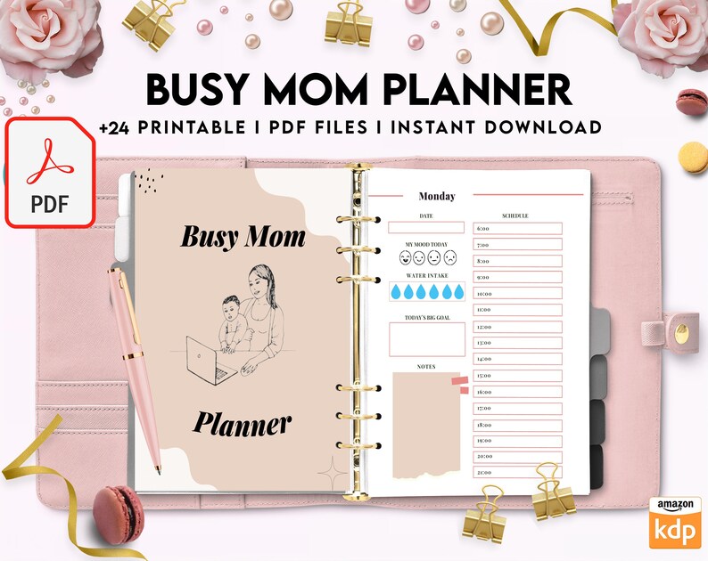 Puede incluir: Un planificador rosa y dorado con el texto "Busy Mom Planner" y "+24 Printable I PDF Files I Instant Download". El planificador tiene una portada con un dibujo de una mujer y un ni&ntilde;o trabajando en una computadora port&aacute;til. El planificador tiene una p&aacute;gina con el texto "Lunes" y un horario para el d&iacute;a.