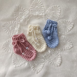 Calcetines bebe tejidos en lana, calcetines bebe recien nacido, calcetines bebe lana recien nacido hechos a mano crochet, calcetines bebe lana