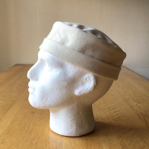 Medieval men&#39;s hat, 15th century cap, Renaissance hat, medieval hat in white wool, reenactment