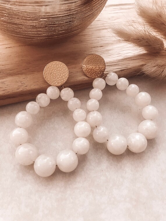 Boucles d&#39;oreilles perles blanches, créoles vintage, cadeau femme