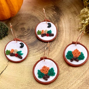 Ton Mini Stickrahmen Ohrringe - super süßes leichtes Herbstdesign, Kreuzstich Blätter, Fuchs