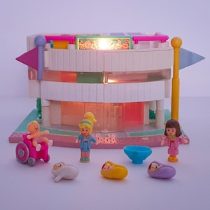 Polly pocket vintage Children&#39;s Hospital, Bluebird 1995, , vintage polly pocket dolls, toys of the 90s, collector toys, pollyville light