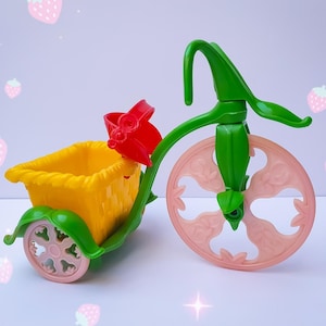 Vintage Strawberry Shortcake 80&#39;s, Playset Berry Cycle for Strawberry shortcake , kenner 1982