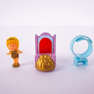 polly pocket vintage Ring Polly speelt prinses, polly op de troon 1990, compact speelgoed uit de jaren 90, polly pocket ring