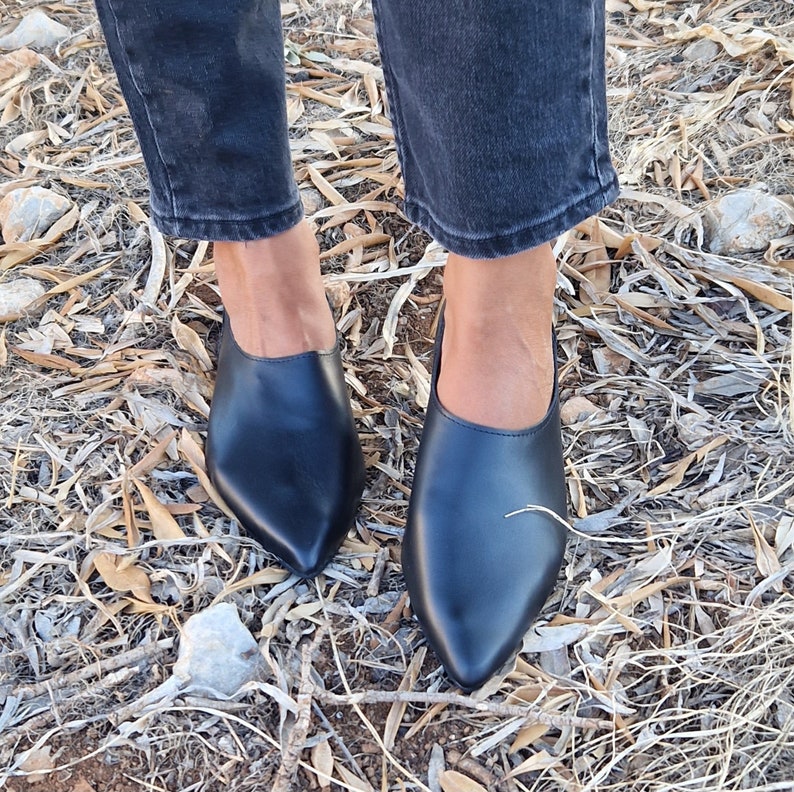 Leather mules shoes, women's mules, black leather loafers, black slippers, black leather moccasins, slip on flats, pointy mules, pvc sole Black