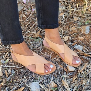 Rubber hotsell band sandals