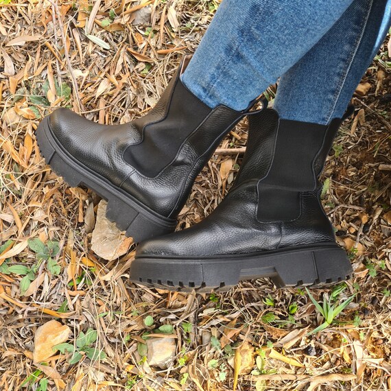 Handgemaakte zwarte leren chelseaboots: regenlaarzen voor dames