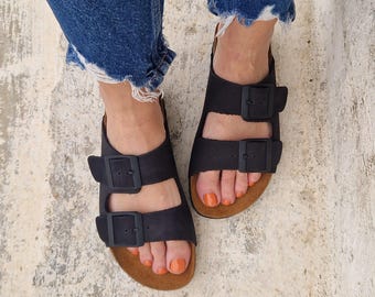 Handgefertigte graue Wildledersandalen: Anatomisch geformtes, weiches Fußbett