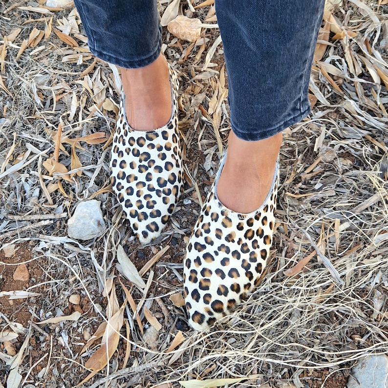 Leather mules shoes, women's mules, black leather loafers, black slippers, black leather moccasins, slip on flats, pointy mules, pvc sole Leopard